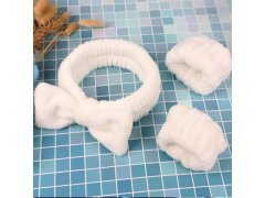 Sada náramků a&nbsp;čelenky na mytí obličeje 8