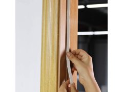 Samolepící těsnění do oken a&nbsp;dveří 2,5 m - bílé 6