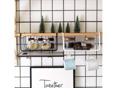 Závěsný kovový košík s&nbsp;háčky - bílý 8