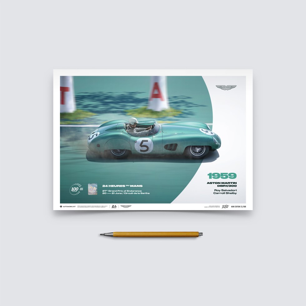 Automobilist Posters | Aston Martin DBR1/300 - 24h Le Mans - 100th Anniversary - 1959, Mini Edition, 21 x 30 cm - Další zboží F1 Plakáty
