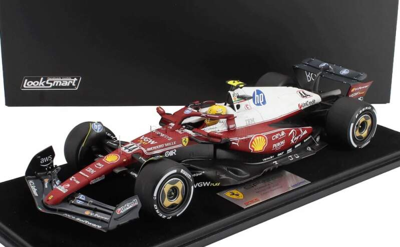 Model LookSmart Scuderia Ferrari SF-25 L. Hamilton Monza GP 2025 1:18