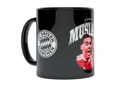 Bayern Mnichov hrníček Jamal Musiala