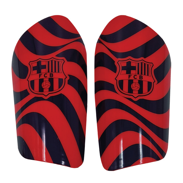 FC Barcelona fotbalové chrániče Swirl