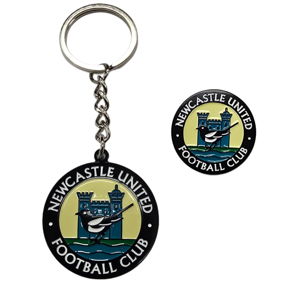 Newcastle United klíčenka a odznáček Retro 76-83 Crest