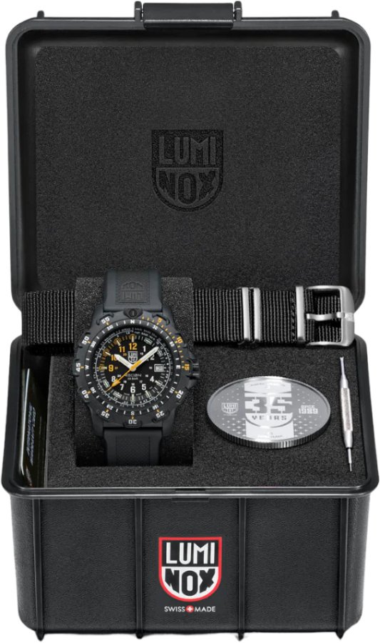 Luminox 35th Anniversary Set Land Recon Point Man XL.8825.H.SET + náhradní řemínek - Hodinky Luminox