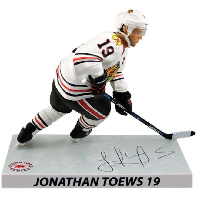 Figurka 19 Jonathan Toews Imports Dragon Player Replica Blackhawks - Chicago Blackhawks NHL Team Set
