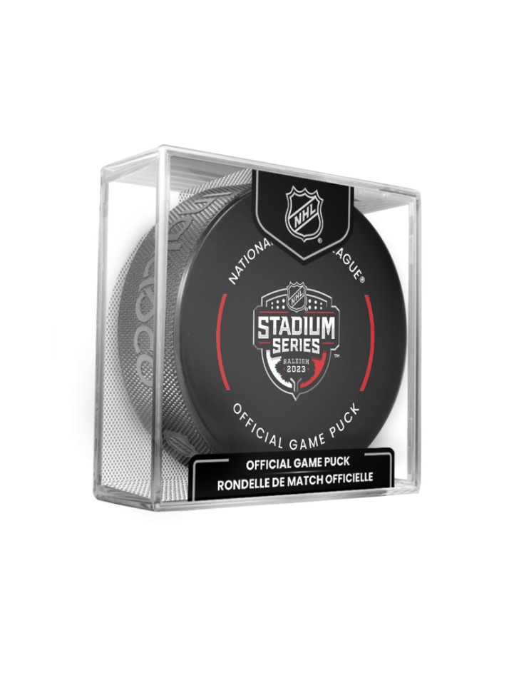 NHL produkty puk 2023 NHL Stadium Series Raleigh Official Game - NHL produkty hokejové vybavení