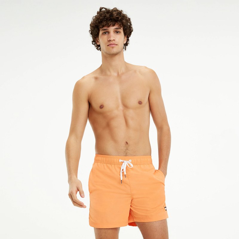 Pánské šortky UM0UM01080-617 oranžová - Tommy Hilfiger - Pánské oblečení kraťasy