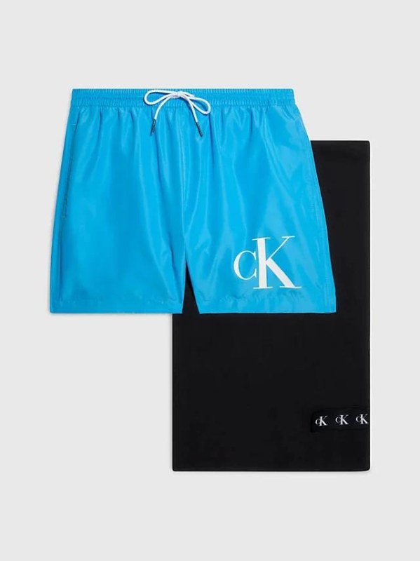 Dárkové balení pánských plavek a&nbsp;ručníku KM0KM00849 BEH modrá - černá - Calvin Klein - Pánské oblečení plavky