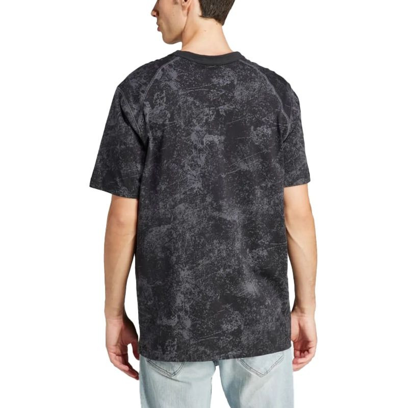 Pánské bavlněné tričko adidas Adventure Allover Print Black – stylové černé (IJ0711)