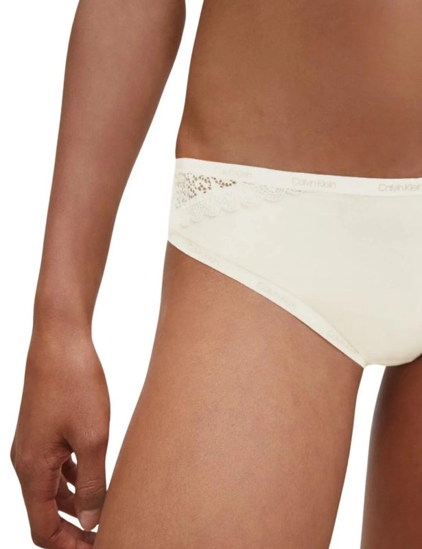 Dámské kalhotky QF5153E - 101 - krémová - Calvin Klein - Dámské spodní prádlo kalhotky a&nbsp;tanga