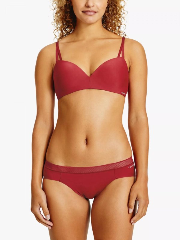 Dámské tanga QF6307E - XJU - červená - Calvin Klein - Dámské spodní prádlo kalhotky a&nbsp;tanga tanga