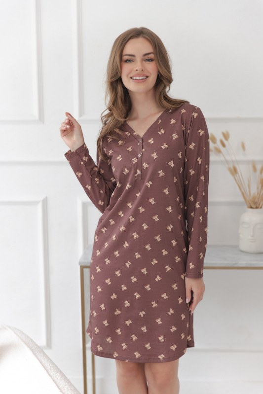 3637 NOČNÍ KOŠILE LUMI S–XL</h1> <p>Dámská noční košile TARO LUMI 3637Dámská noční košile TARO LUMI 3637je pohodlný a&nbsp;ženský model na spaní vyrobený ...</p> <div class=ar><span>1&nbsp;019<small>,- Kč</small></span><br><small>bez DPH: 842,15</small><br><br><strong>Varianty:</strong><br><div>Hnědá  S <input type=button value=
