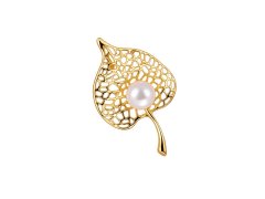 JwL Luxury Pearls Pozlacená brož s&nbsp;pravou perlou Lipový list JL0881