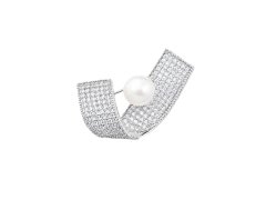 JwL Luxury Pearls Třpytivá stříbrná brož s&nbsp;pravou perlou a&nbsp;zirkony JL0879