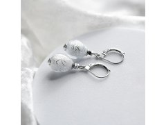 Lampglas Visací náušnice Snow Nude s&nbsp;ryzím stříbrem ENM6/AG/RHO