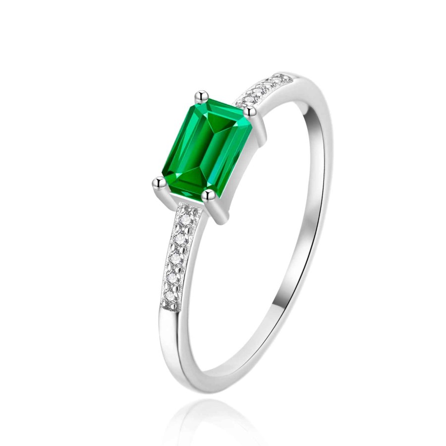Agato Elegantní stříbrný prsten se třpytivými zirkony AGT-R64GR 52 mm Agato Elegantní stříbrný prsten se třpytivými zirkony AGT-R64GR 52 mm - Prsteny Prsteny s kamínkem