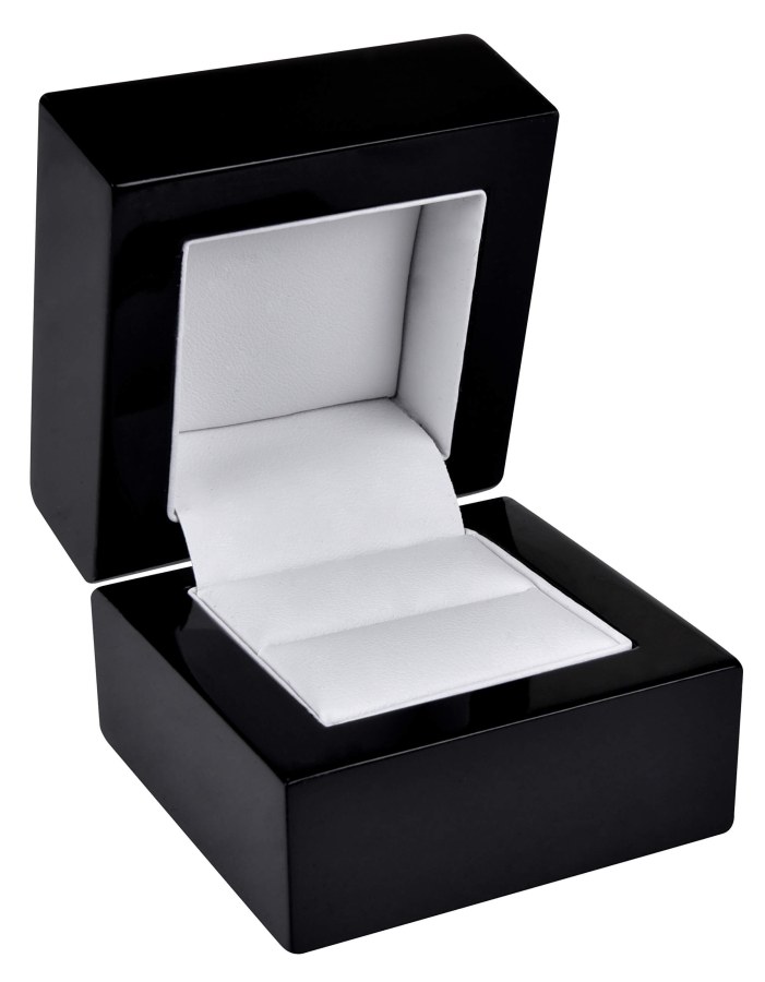 JK Box Černá dřevěná krabička na prsten BB-2/A25