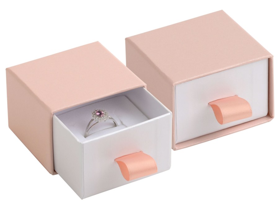 JK Box Pudrově růžová dárková krabička na šperky DE-3/A5/A1 - Prsteny Zásnubní prsteny
