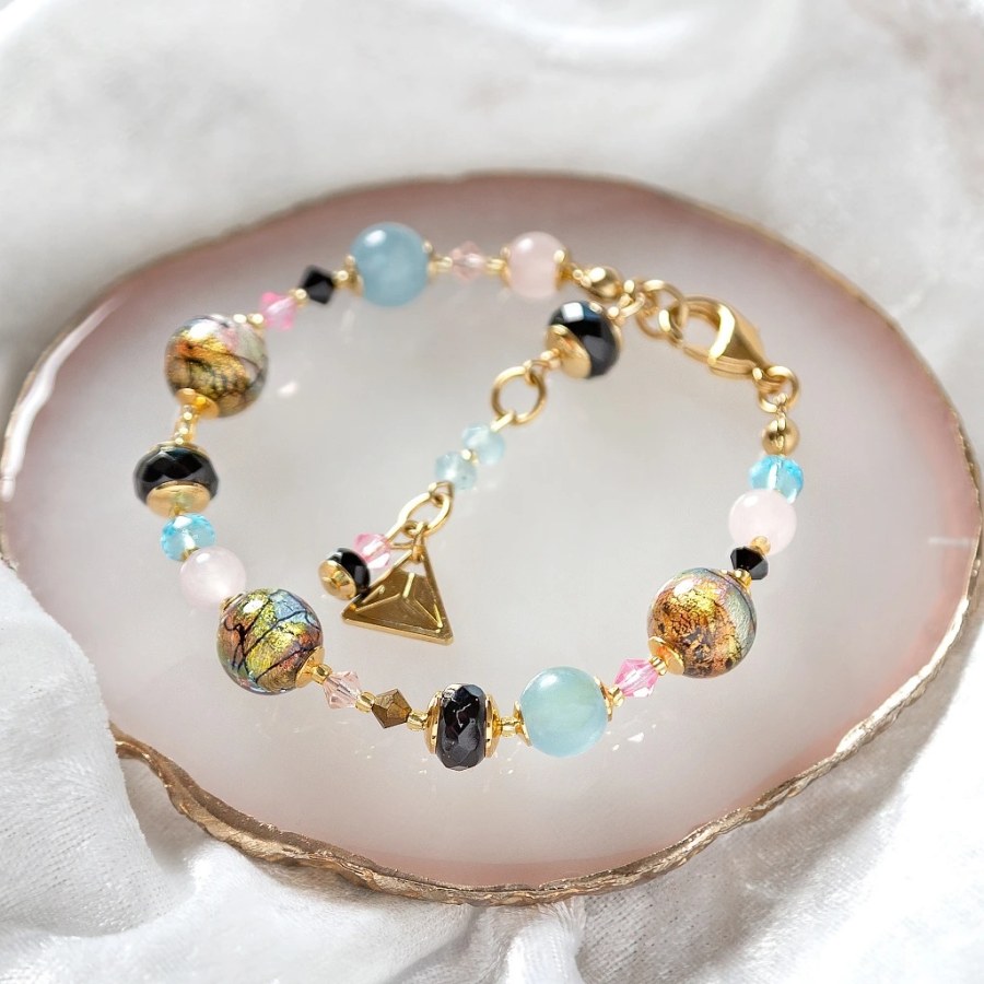 Lampglas Náramek Gold Fantasy s&nbsp;24karátovým zlatem a&nbsp;ryzím stříbrem v&nbsp;perle Lampglas, růženínem a&nbsp;kalcitem BP38/M - Náramky Korálkové náramky