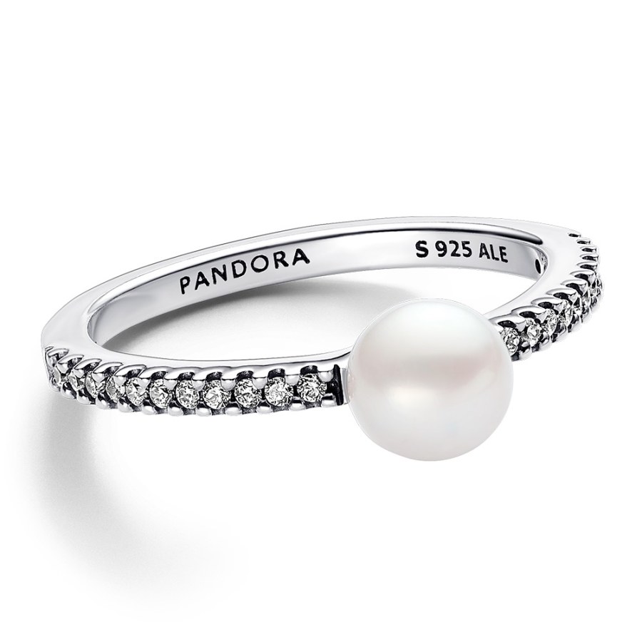 Pandora Blyštivý stříbrný prsten s pravou perlou Timeless 193158C01 50 mm Pandora Blyštivý stříbrný prsten s pravou perlou Timeless 193158C01 50 mm - Prsteny Prsteny s kamínkem