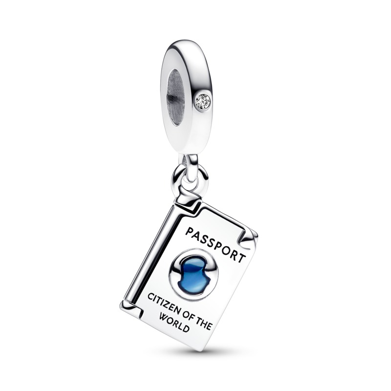 Pandora Stříbrný visací přívěsek Otevíratelný pas Moments 792680C01 Pandora Stříbrný visací přívěsek Otevíratelný pas Moments 792680C01 - Náramky Přívěsky na náramky