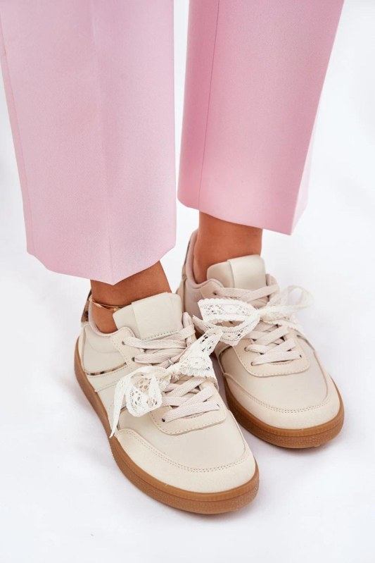 Sportovní tenisky s krajkou model 210999 Step in style