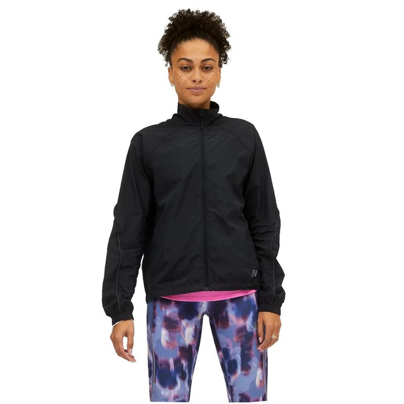 Balitelná bunda New Balance Impact Run W WJ21264BK - Pro ženy bundy a vesty