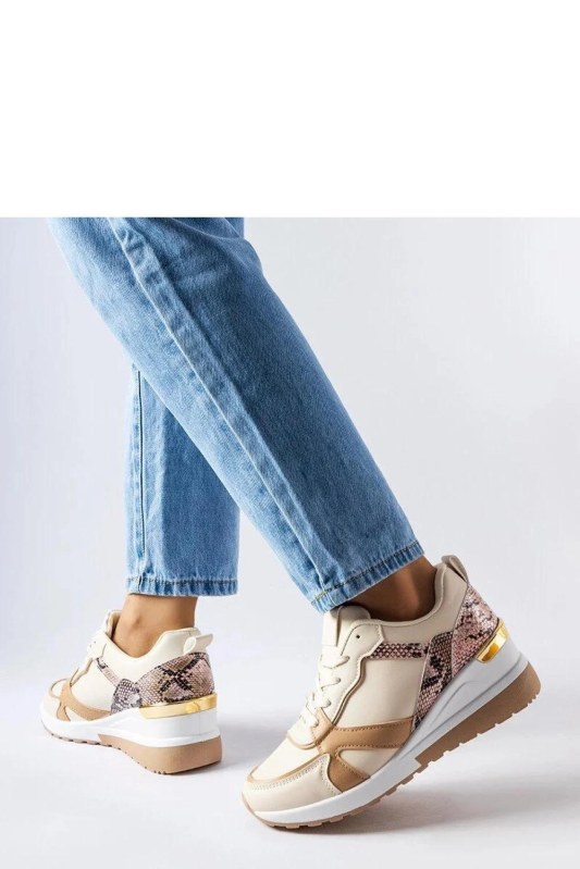 Boty sportovní na platformě model 207727 Solea