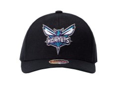 Kšiltovka Mitchell & Ness NBA Charlotte Hornets HHSSINTL102-CHOYYPPPBLCK