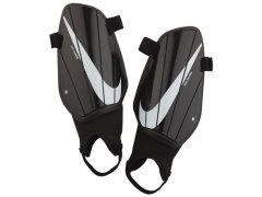 Pánské fotbalové chrániče NK Charge GRD M SP2164 010 - Nike