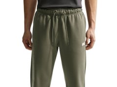 Pánské kalhoty Nike Sportswear Club v olivové barvě IO1376 222 3