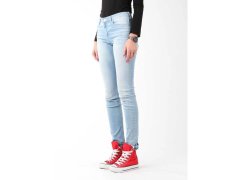 Dámské džíny Wrangler Skinny Sunkissed W Jeans W28KLE86K 3